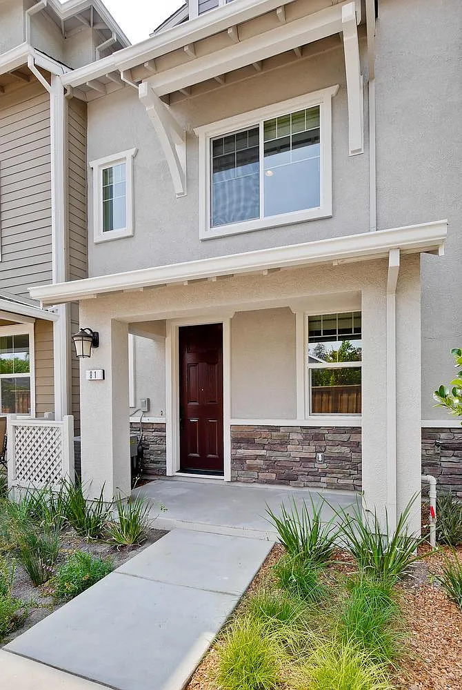 3 bed, 3.5 bath, 1931 sqft, $5,000 — Photo 2