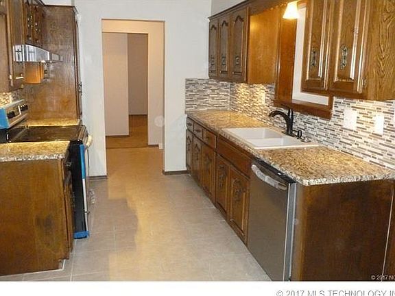 5th image of 225 Bel Aire Pl