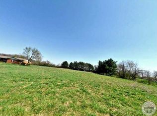 462 Brust Dr, Springfield, OH 45505