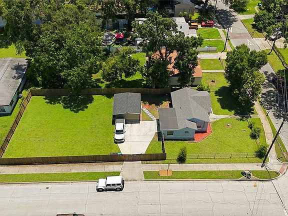 2nd image of 809 COLUMBIA STREET