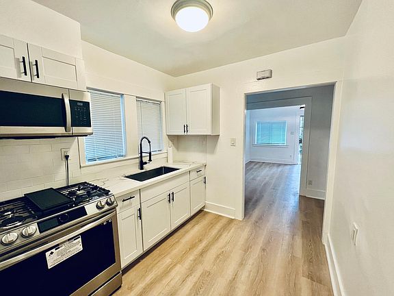 3rd image of 3000 Glenmanor Pl #1