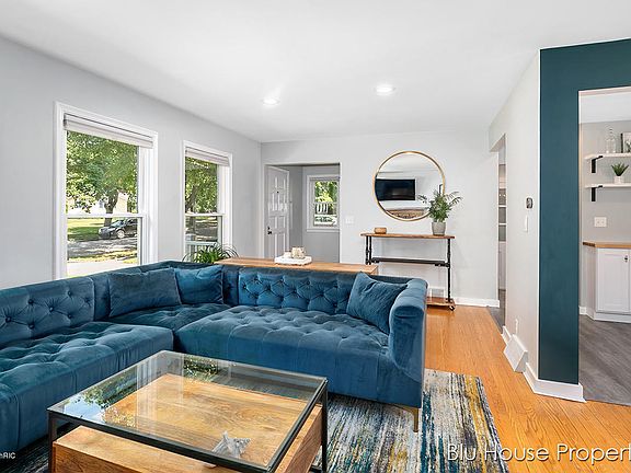 4th image of 154 Pershing Dr NE