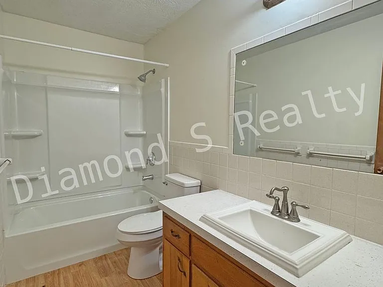 1924 E Turner St — Photo 10