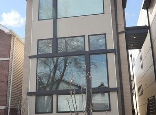 1939 W Race Ave, Chicago, IL 60622