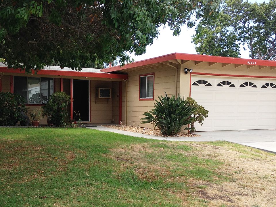 1st image of 43363 Montrose Ave