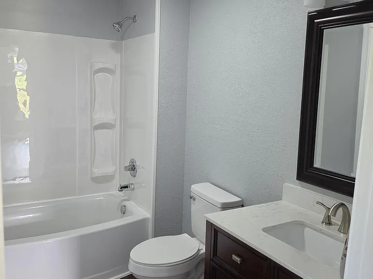 421 River Bend Dr — Photo 4