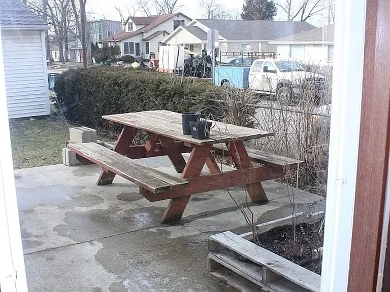 1517 N Woodridge Ave — Photo 12