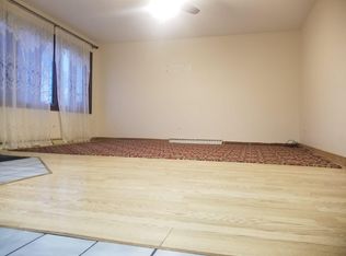 3623 Woodlawn Ave, Gurnee, IL 60031