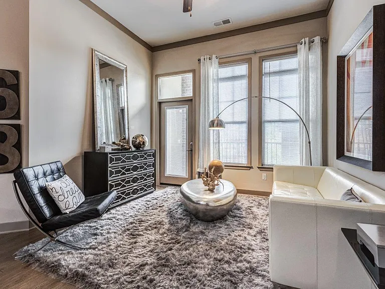 Reserve at Kenton Place Apartment Homes — Photo 4