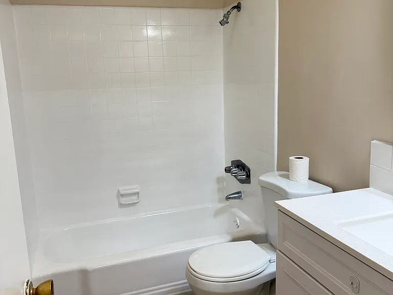 345 W Elk Ave #2 — Photo 9