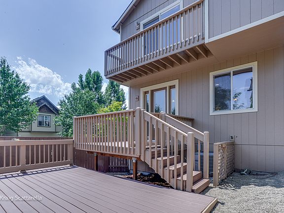 5th image of 585 SE Heathcliff Ln