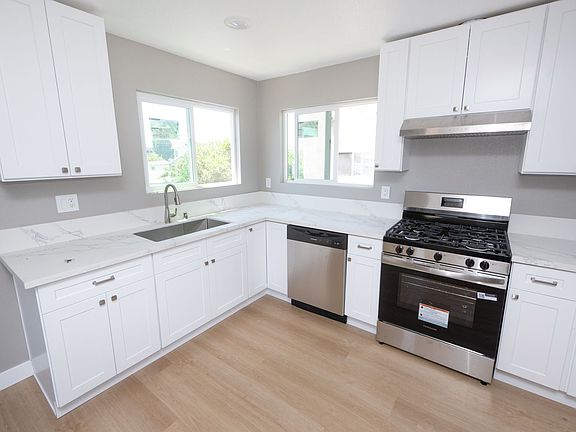 5th image of 4068-70 46th St #C