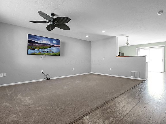4th image of 338 Douglasfir Dr