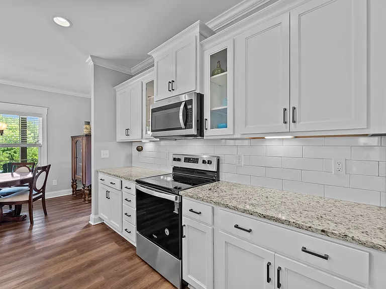 130 Amelia Dr — Photo 15