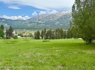 626 Grandview Dr, Alpine, WY 83128