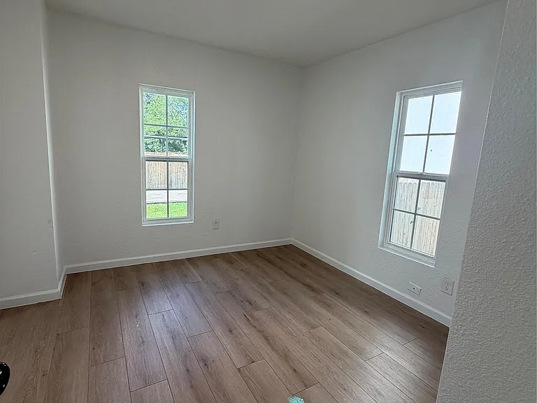 1207 Pine St — Photo 6