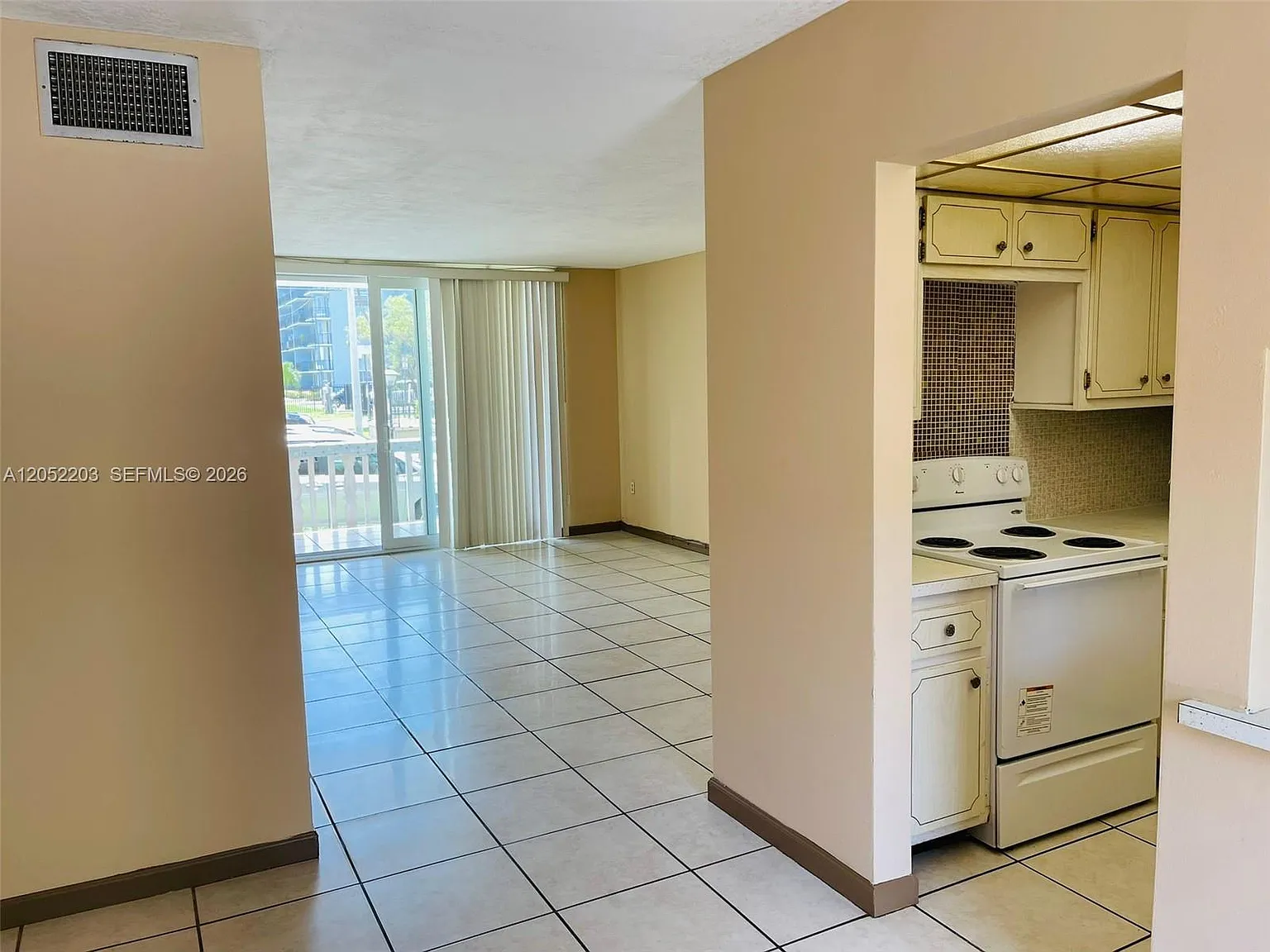 1475 Terra Towers Condo — Photo 3