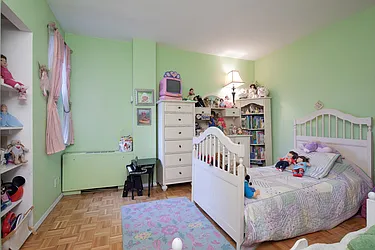 Sold by aptsandlofts.com