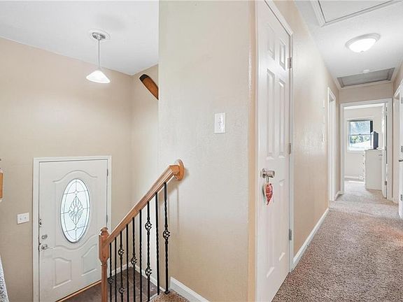 3rd image of 1817 SE Abbey St