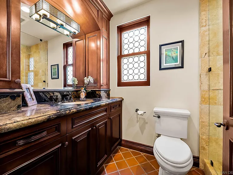 5204 Chelsea St — Photo 36