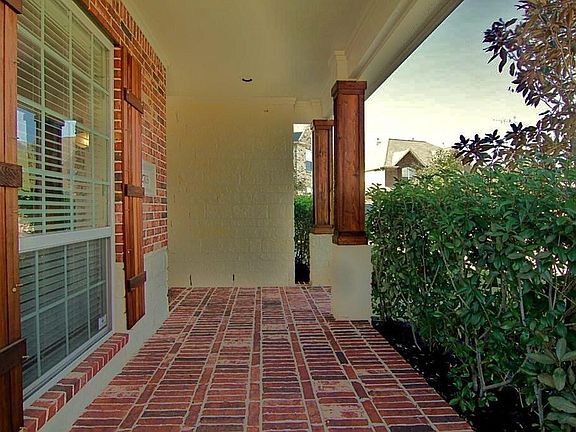 2nd image of 2703 Alessandria Ln