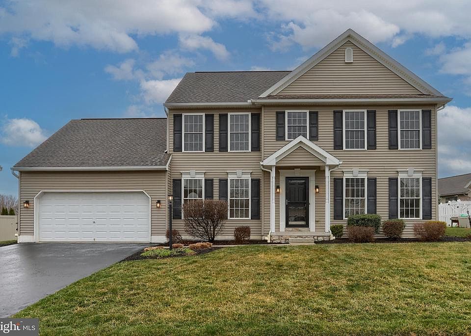 1st image of 18 Village Dr #L-0028