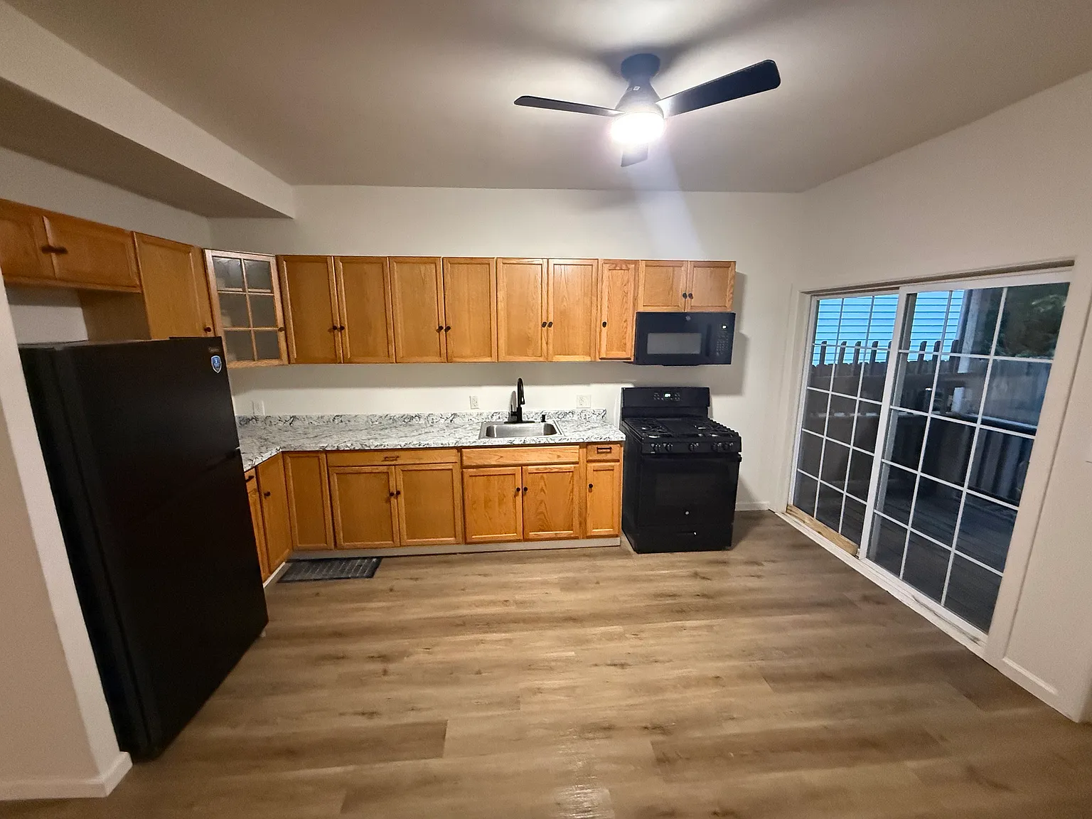 3 bed, $1,450 — Photo 3
