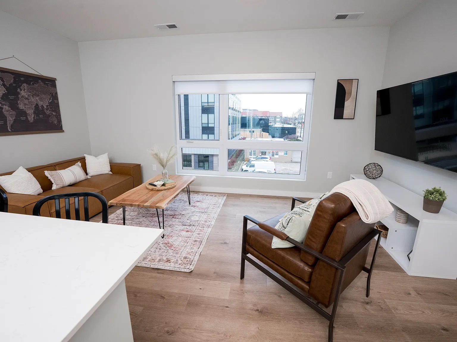 1 bed, 829 sqft, $1,290 — Photo 2