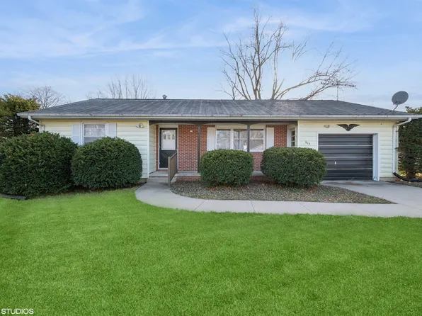 915 Greenfield Ave, Waverly, IA 50677