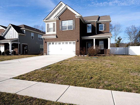 2nd image of 146 Ravens Crest Ave