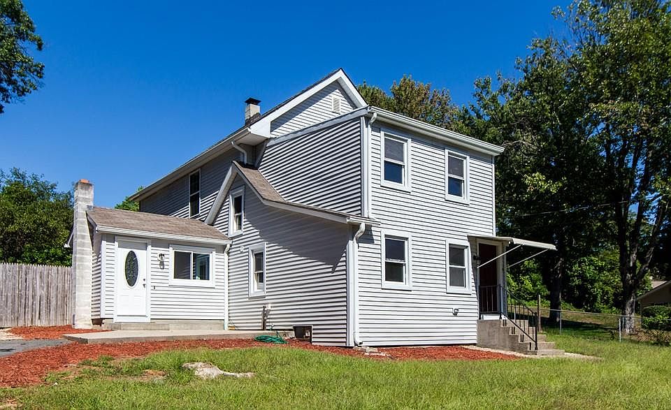 1st image of 33 Buckingham Dr