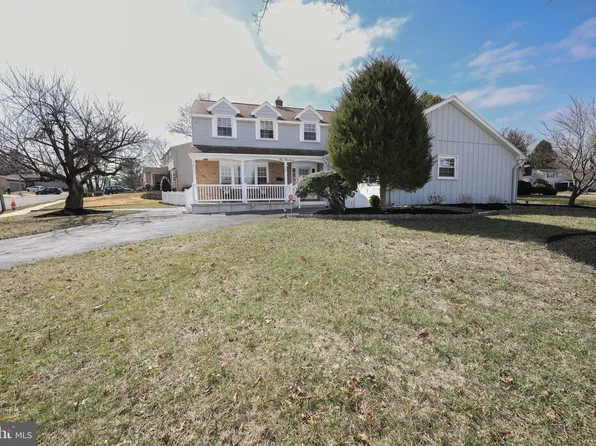 500 Cambridge Dr, Mount Laurel, NJ 08054