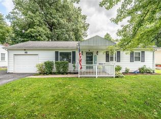 18018 Hillcrest Dr, Lake Milton, OH 44429