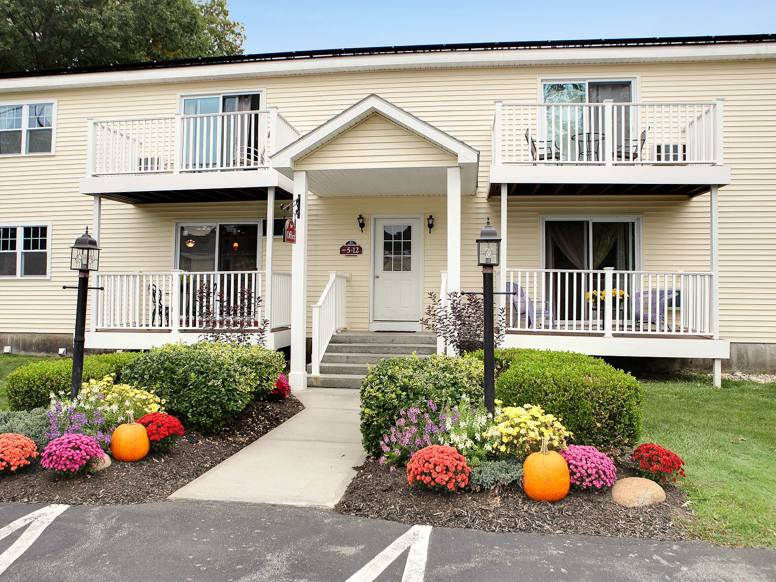 Saratoga Garden Apartments — Photo 2