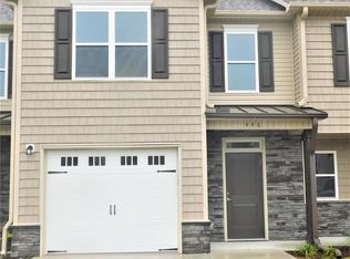 446 Sullivan Loop Rd, Midway Park, NC 28544