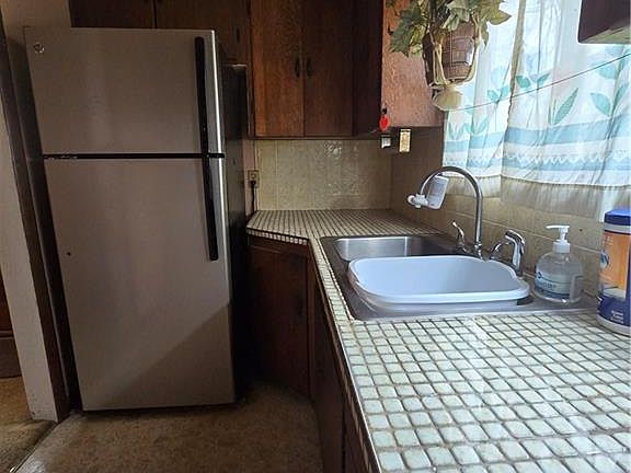 5th image of 333 N Drury Ave