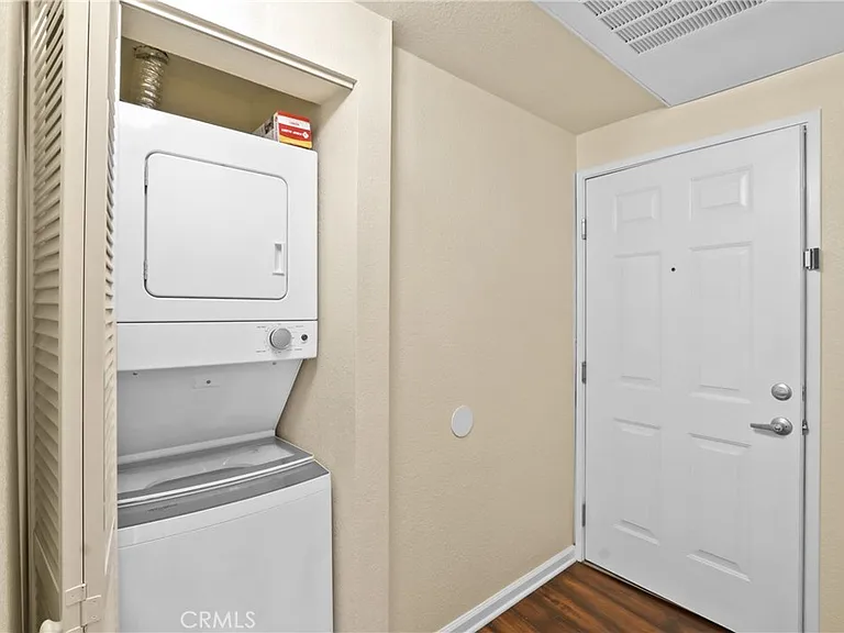 838 Pine Ave #307 — Photo 10
