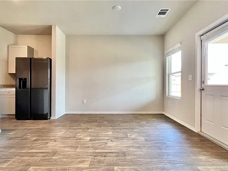 5913 Shanjia Dr — Photo 9