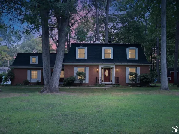 1950 Brookwood Ln, Temperance, MI 48182