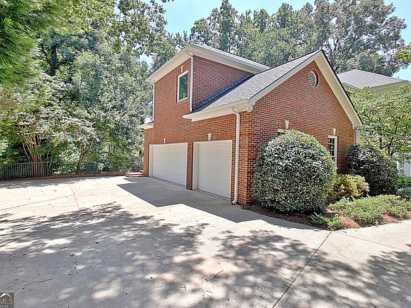 3rd image of 155 Torrey Pines Ct