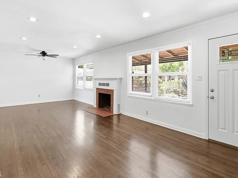 1415 E Walnut Ave — Photo 3