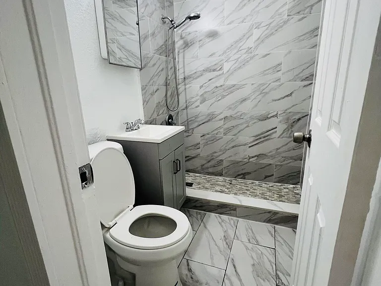 525 NW 22nd Ave — Photo 15