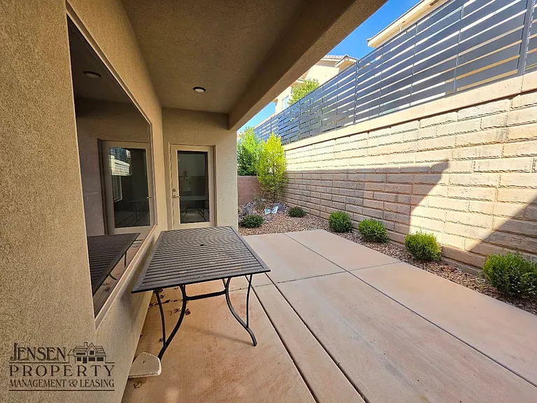 528 S Riverbed Dr — Photo 37