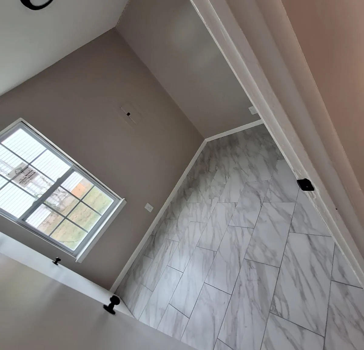 3 bed, 1075 sqft, $1,740 — Photo 4