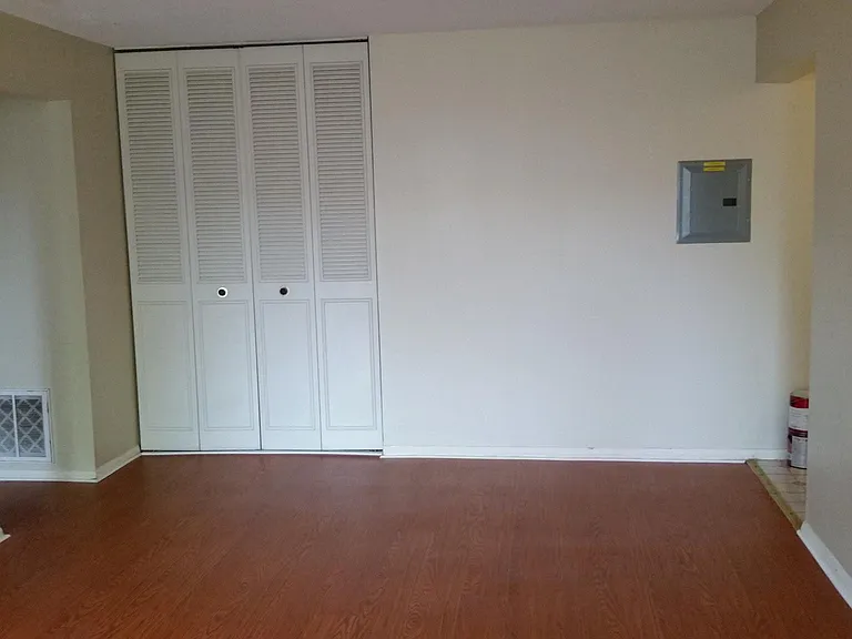 50 Shrewsbury Green Dr #G — Photo 8