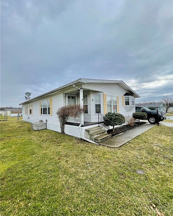 1st image of 3 Juniper Ln