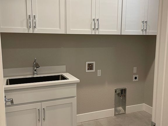 3rd image of 3060 Poas Way