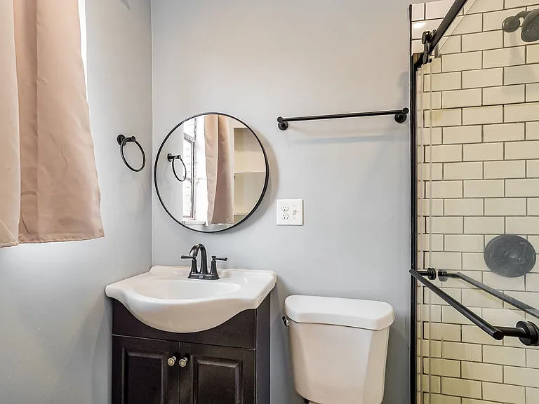 10-20 E Deshler Ave — Photo 8