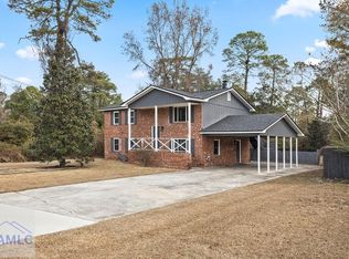 1040 Live Oak Dr, Hinesville, GA 31313