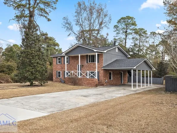 1040 Live Oak Dr, Hinesville, GA 31313
